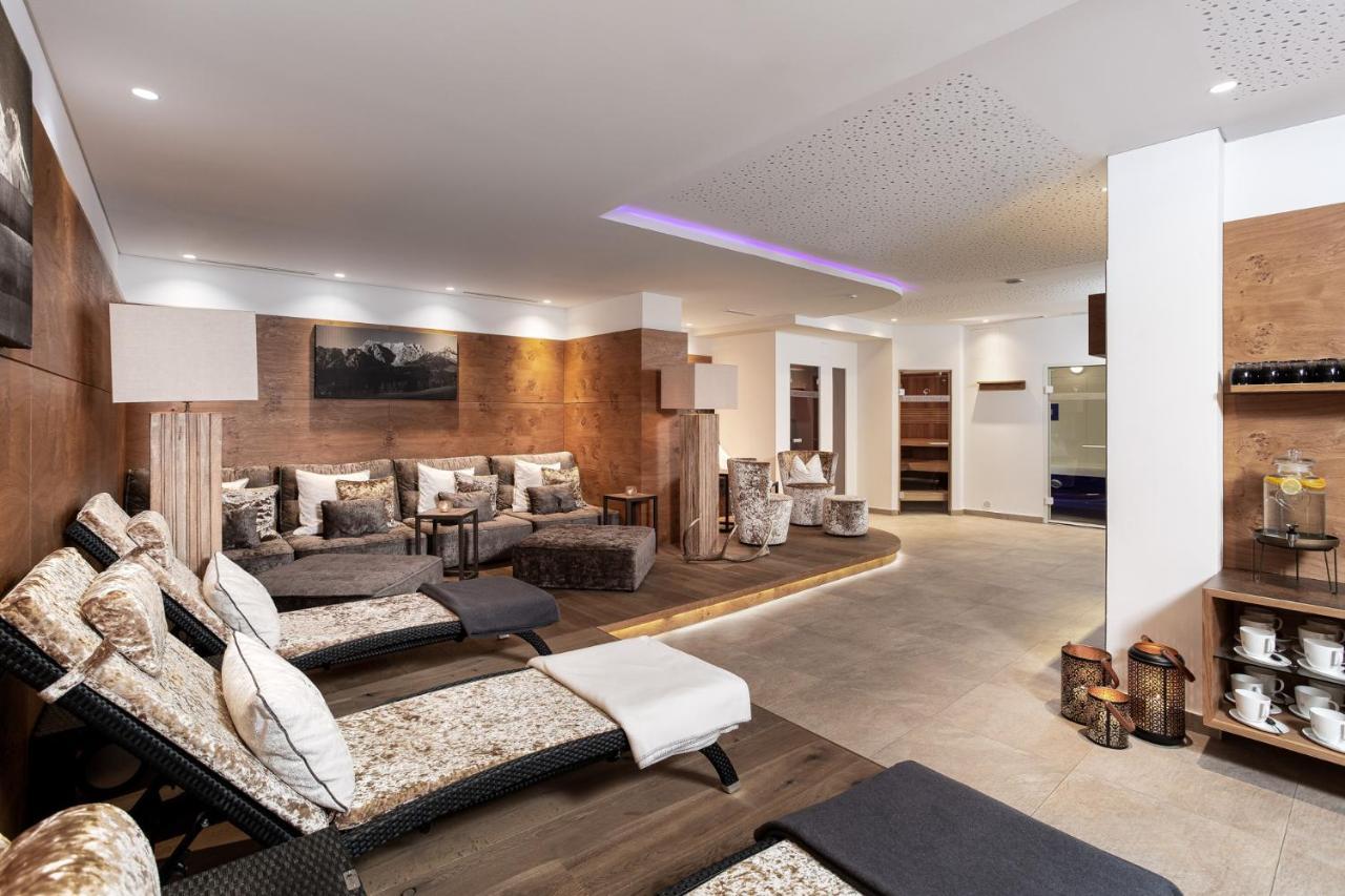 Almhof Alpin Apartments & Spa Dienten am Hochkoenig Luaran gambar
